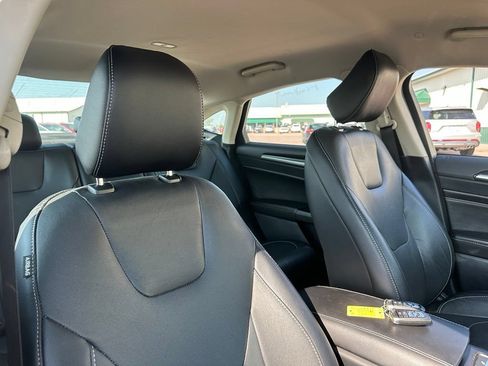 Used 2020 Ford Fusion Energi Titanium FWD image 31