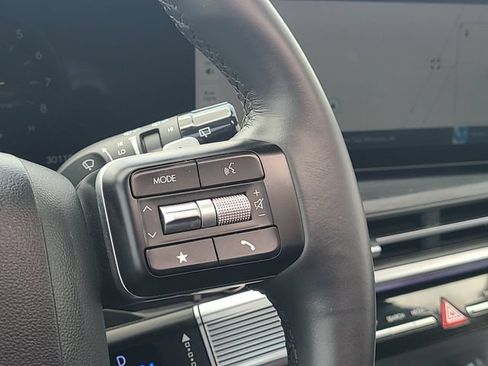 Used 2025 Hyundai Santa Fe Limited FWD image 19