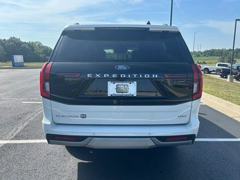 Used 2025 Ford Expedition Max Platinum w/ Driver's Package AWD/4WD image 8