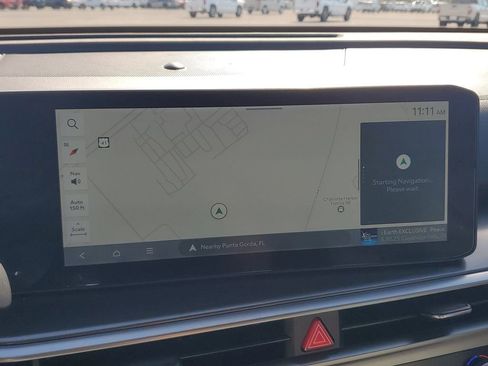 Used 2025 Kia Sorento EX w/ Panoramic Sunroof Package image 32