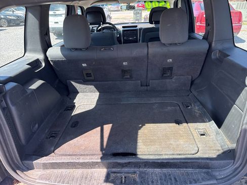 Used 2011 Jeep Liberty Sport AWD/4WD image 13