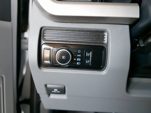 Used 2024 Ford F250 XLT w/ FX4 Off-Road Package image 19