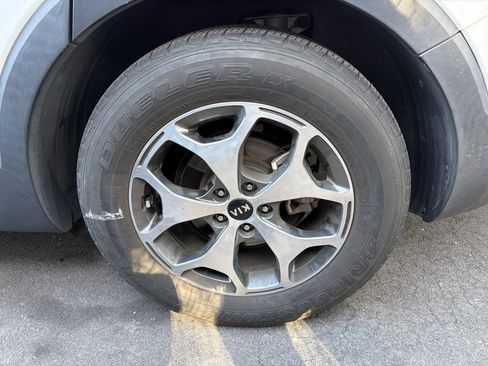 Used 2020 Kia Telluride EX w/ Towing Package image 13