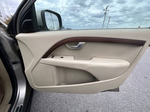 Used 2011 Volvo XC70 3.2 image 31