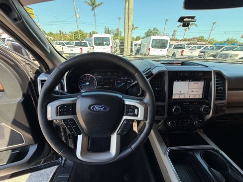 Used 2019 Ford F250 Lariat w/ Camper Package image 11