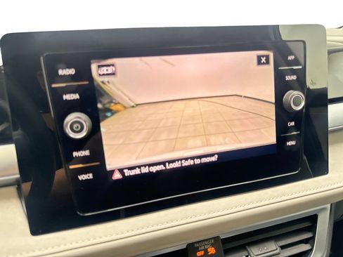Used 2025 Volkswagen Taos SE w/ Panoramic Sunroof Package FWD image 65