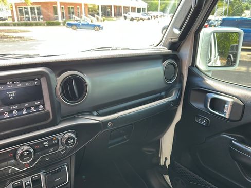 Used 2020 Jeep Gladiator Sport w/ Quick Order Package 24S image 33