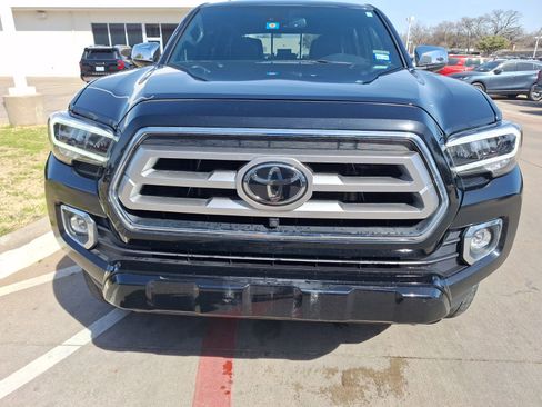 Used 2022 Toyota Tacoma Limited image 9