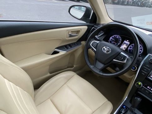 Used 2015 Toyota Camry XLE image 22