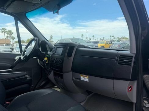 Used 2015 Mercedes-Benz Sprinter 2500 image 23