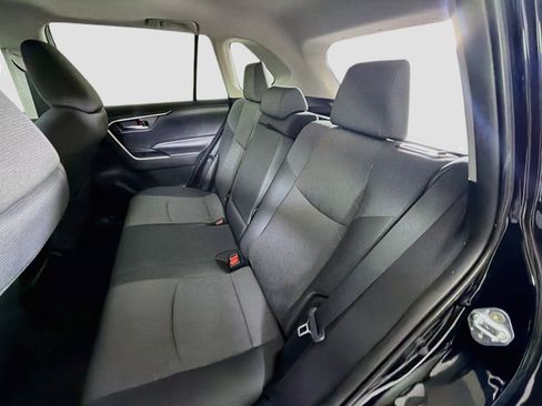 Used 2019 Toyota RAV4 XLE w/ Convenience Package FWD image 28