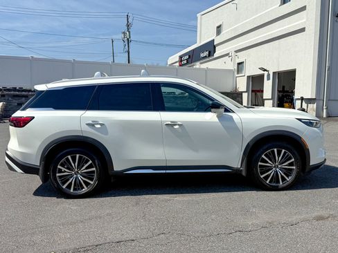 Used 2024 INFINITI QX60 Sensory w/ Vision Package image 8