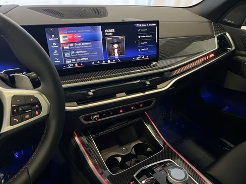 Used 2025 BMW X5 M60i image 18