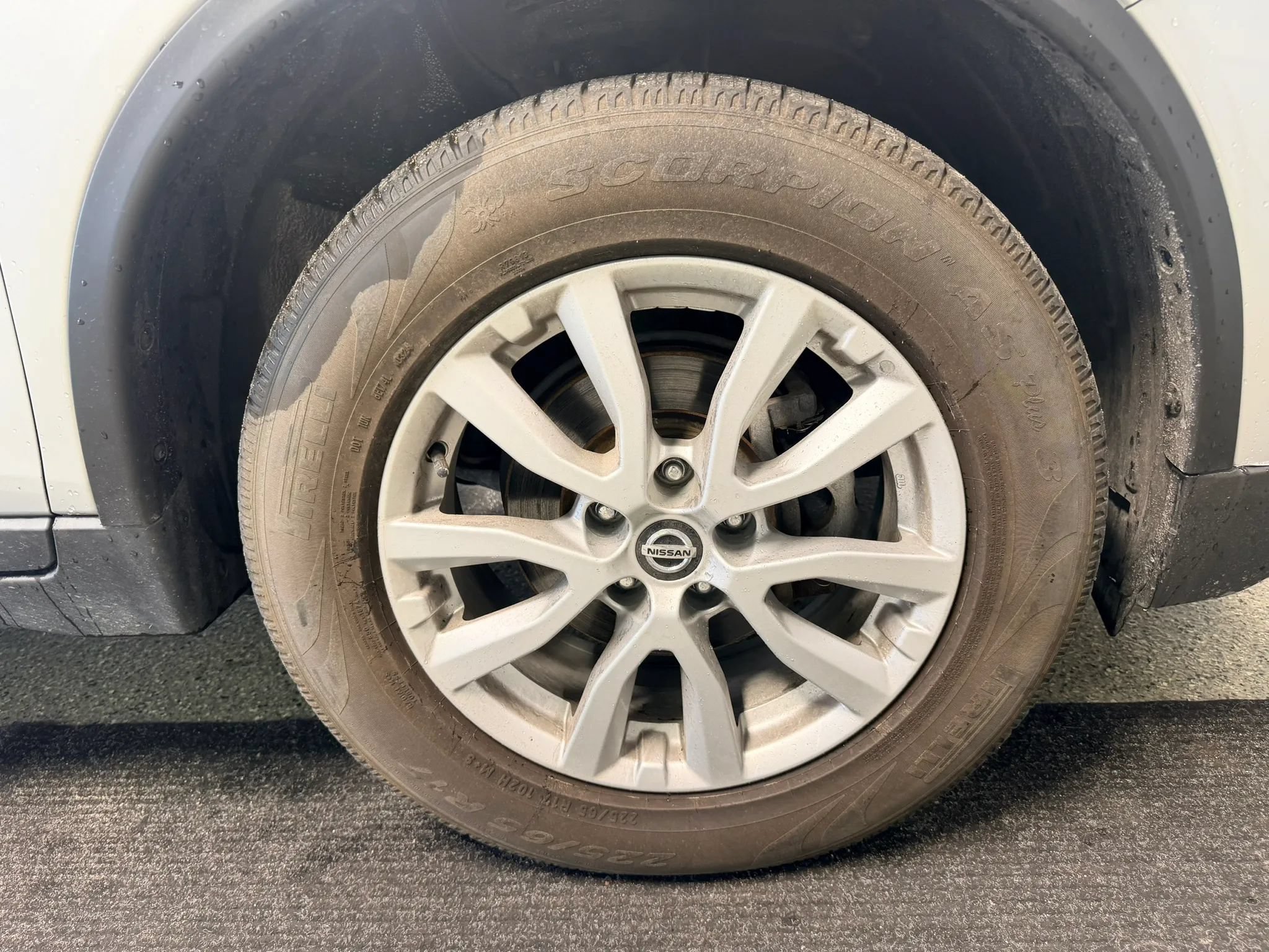 Used 2020 Nissan Rogue SV AWD/4WD image 16