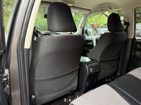 Used 2018 Toyota 4Runner SR5 AWD/4WD image 36