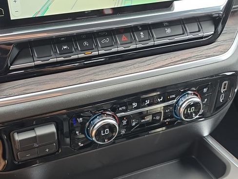 New 2025 GMC Sierra 1500 SLT w/ SLT Convenience Package image 35