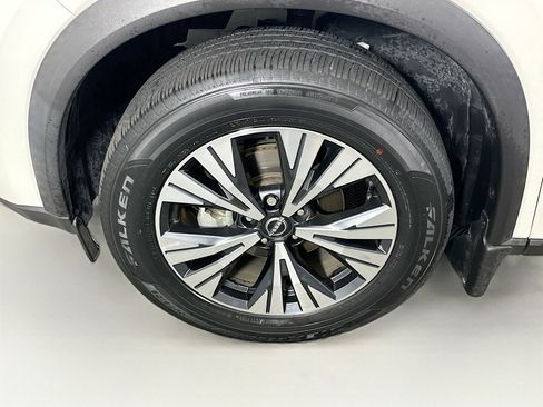 Used 2023 Nissan Rogue SV w/ SV Premium B Package FWD image 11