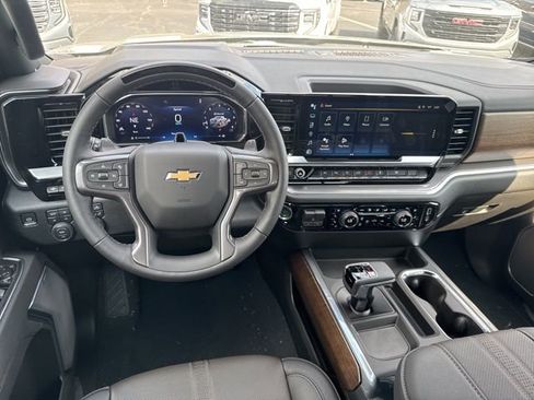 New 2026 Chevrolet Silverado 1500 High Country AWD/4WD image 11