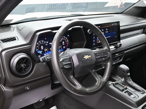 Used 2024 Chevrolet Colorado W/T image 17