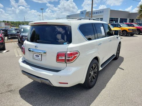 Used 2019 Nissan Armada Platinum w/ Captain's Chairs Package RWD image 5