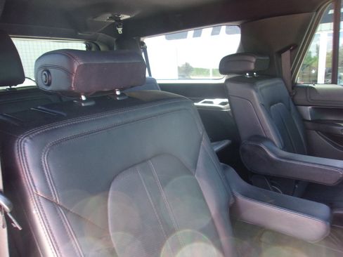 Used 2019 Ford Expedition Max Limited w/ Texas Edition Package AWD/4WD image 17