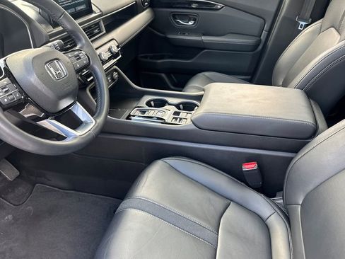 Certified 2023 Honda Pilot Touring image 12