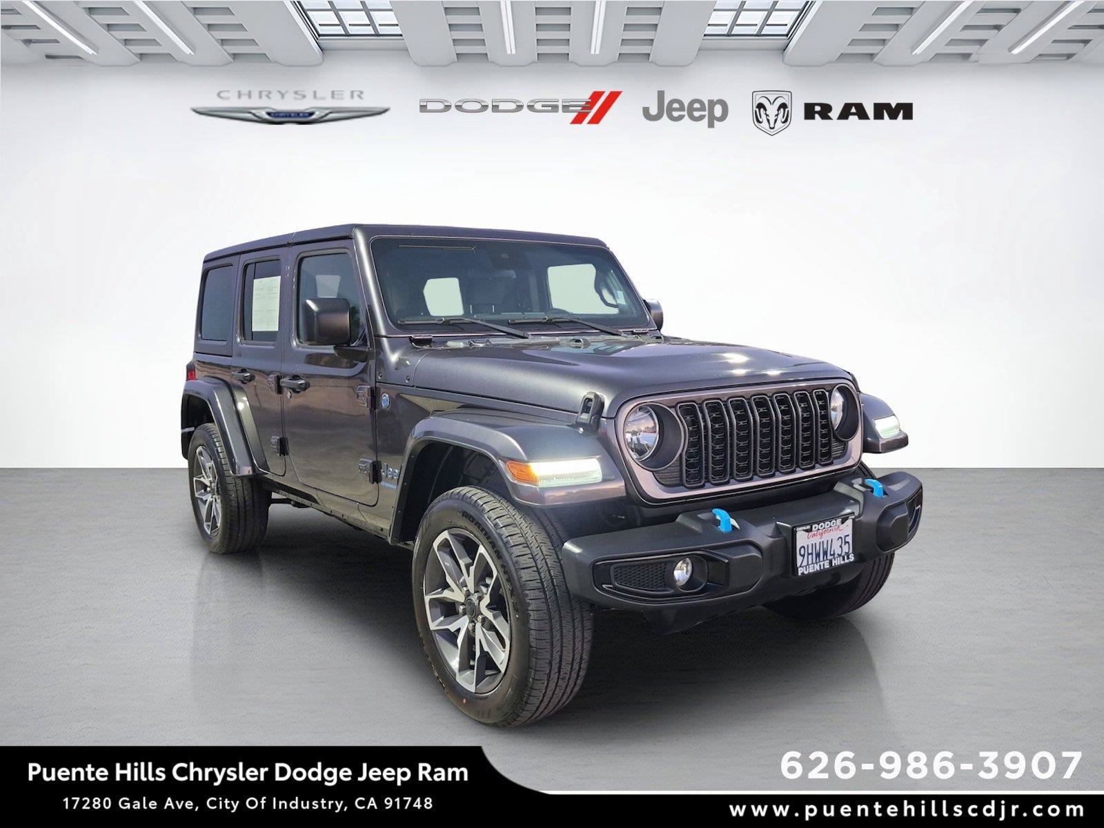 Used 2024 Jeep Wrangler Unlimited AWD/4WD image 1