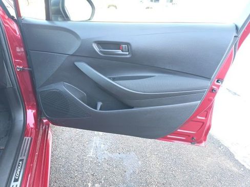 Used 2022 Toyota Corolla LE image 8