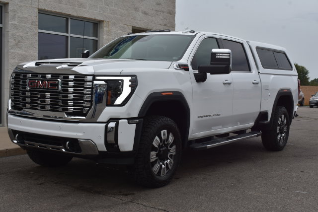 Used 2025 GMC Sierra 2500 Denali w/ Denali Reserve Package AWD/4WD image 18