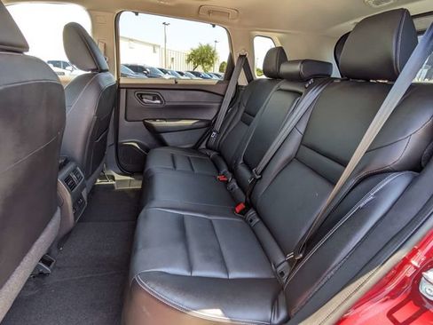 Used 2023 Nissan Rogue SL w/ SL Premium Package FWD image 16