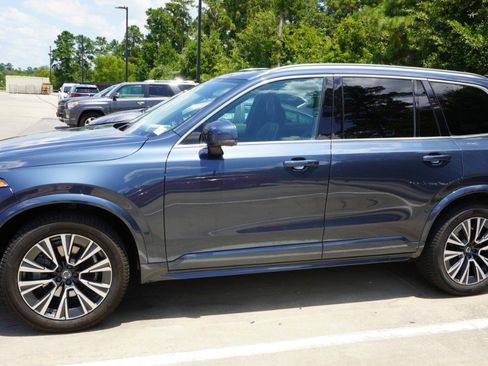 Used 2020 Volvo XC90 T5 Momentum FWD image 4