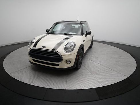 Used 2017 MINI Cooper 2-Door Hardtop image 31