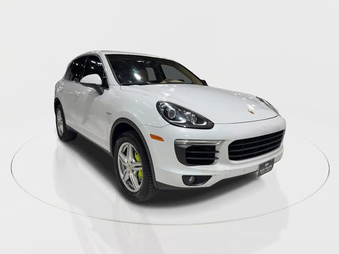 Used 2015 Porsche Cayenne S w/ Premium Package image 2