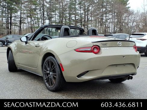 Certified 2024 MAZDA MX-5 Miata Club RWD image 3