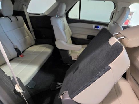 Used 2023 Ford Explorer Platinum w/ Technology Package AWD/4WD image 73