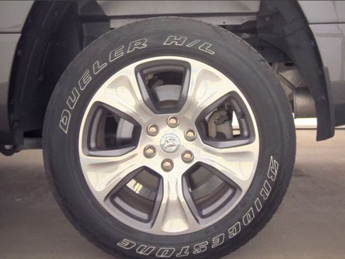 Used 2023 RAM 1500 Laramie AWD/4WD image 11