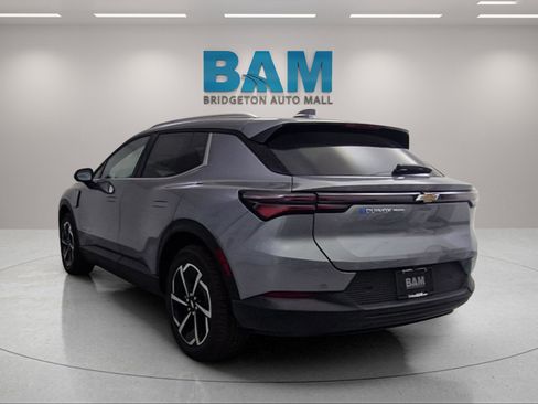 New 2026 Chevrolet Equinox EV LT image 5