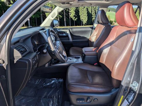 Used 2016 Toyota 4Runner Limited AWD/4WD image 13
