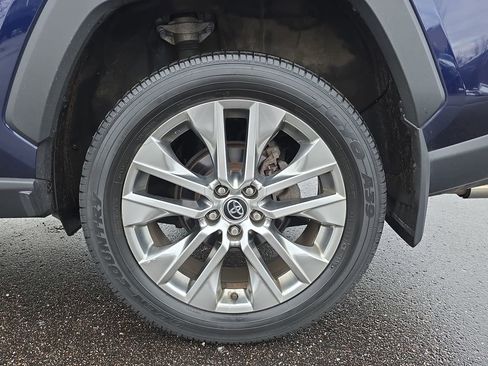 Certified 2021 Toyota RAV4 XLE Premium image 37