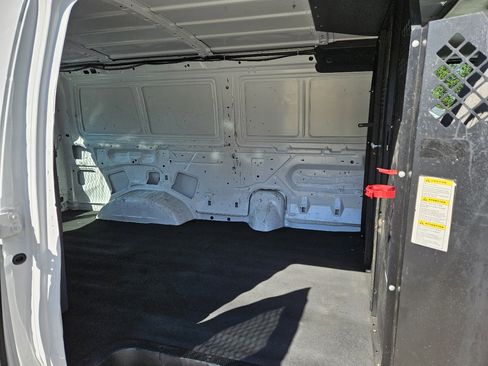 Used 2013 Ford E-150 and Econoline 150 image 20