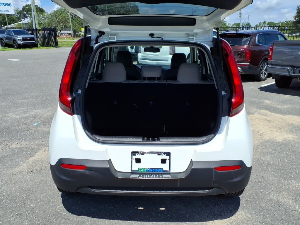 Used 2021 Kia Soul LX FWD image 18
