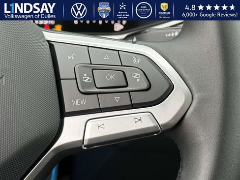 New 2025 Volkswagen Taos SE image 15