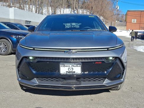Used 2024 Chevrolet Equinox EV RS image 2