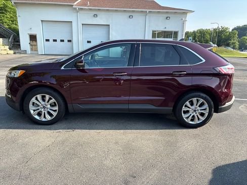 Used 2022 Ford Edge Titanium AWD/4WD image 2