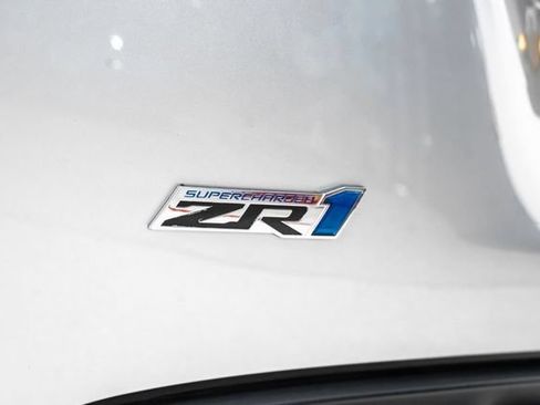 Used 2009 Chevrolet Corvette ZR1 w/ Preferred Equipment Group RWD image 12