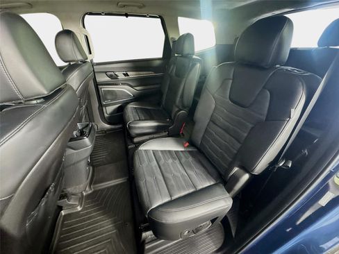 Certified 2024 Kia Telluride SX Prestige AWD/4WD image 24
