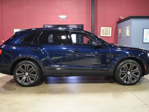 Used 2020 Bentley Bentayga Design Series image 11