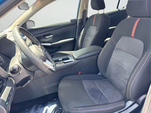 Certified 2025 Nissan Sentra SR FWD image 28