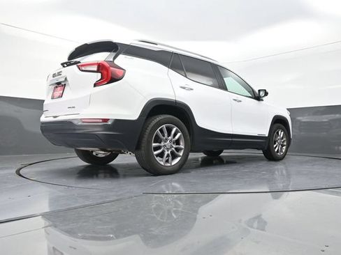 Used 2024 GMC Terrain SLT AWD/4WD image 37