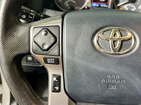 Used 2018 Toyota Tacoma SR5 image 18